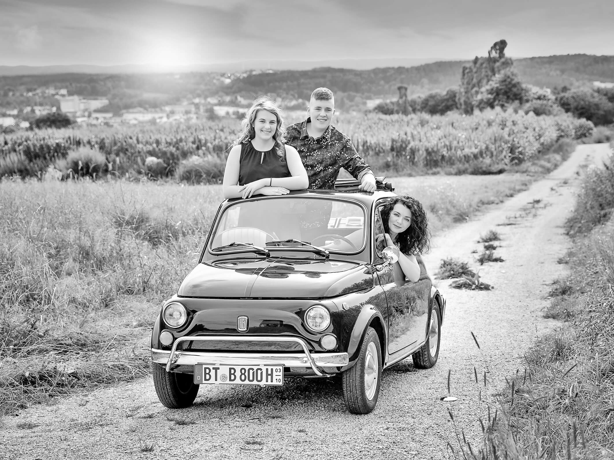 034_gemeinsam,fotostudio,lichtblick,pegnitz,doris,dörfler,natur,schwarzweiß,auto